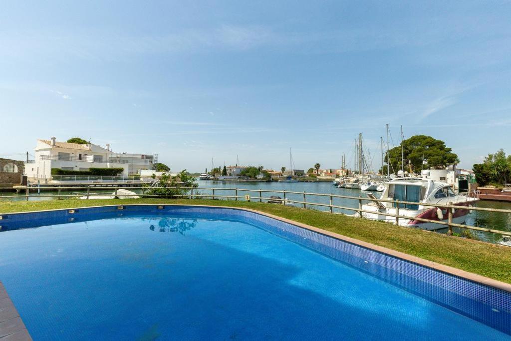 Nido 550 Garbi Roses Exterior foto